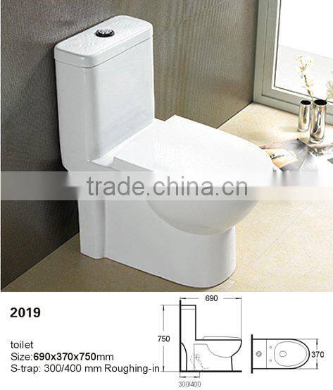 Made in China Wholesales Toilet Export Design Bathroom Ceramic Porcelain WC Toliet