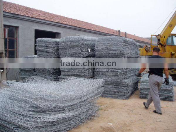 Chicken wire mesh/gabion basket Gal. Hexagonal wire mesh -(Factory)