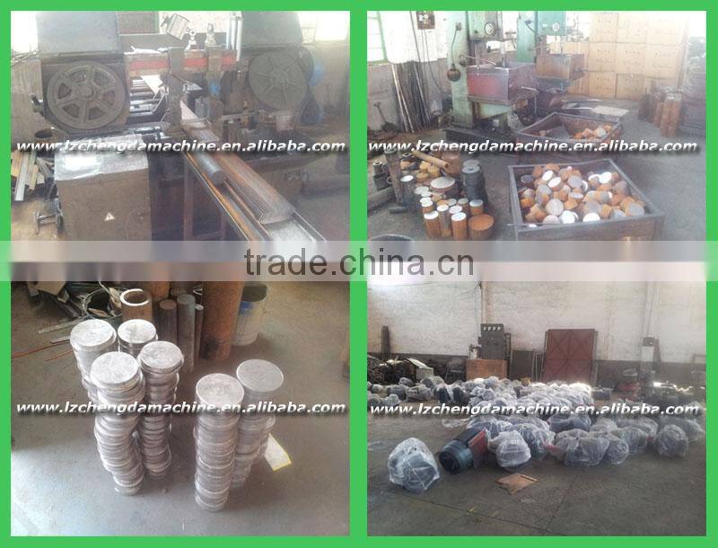 High productivity flat die wood,sawdust pelletizer machine driven by diesel engine