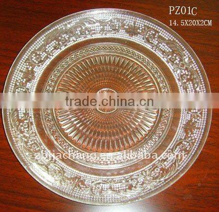 Round clear glass charger plate