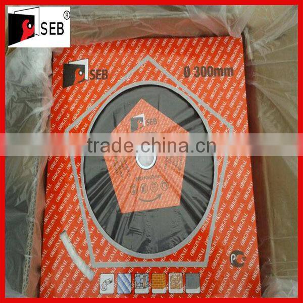 diamond cutting blades for cutting asphalt and concrete