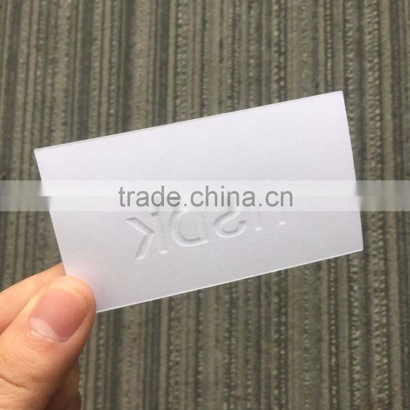2017 Customized logo hot stamping paper hang tags with embossed technology