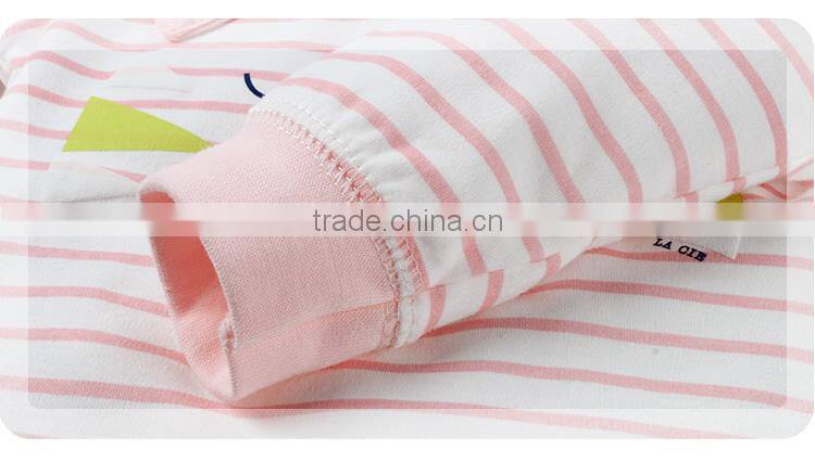 Wholesale fashion baby clothing set children sleep suit with lovely pattern