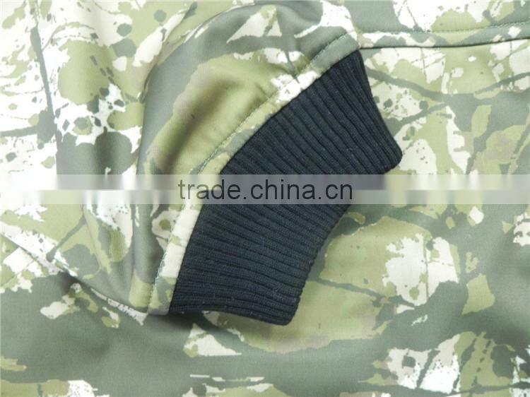 Waterproof Breathable Hunting Jacket Medium Camo Mossy Oak