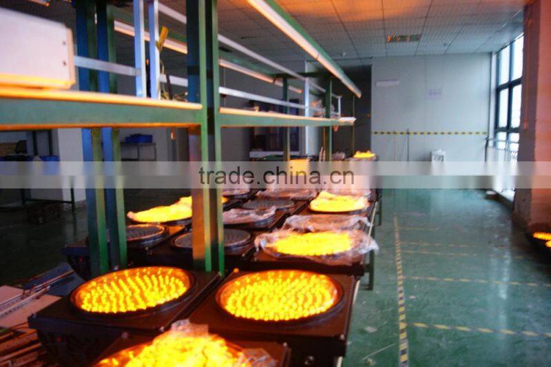 Wholesale LED solar powered yellow flashing warning traffic light