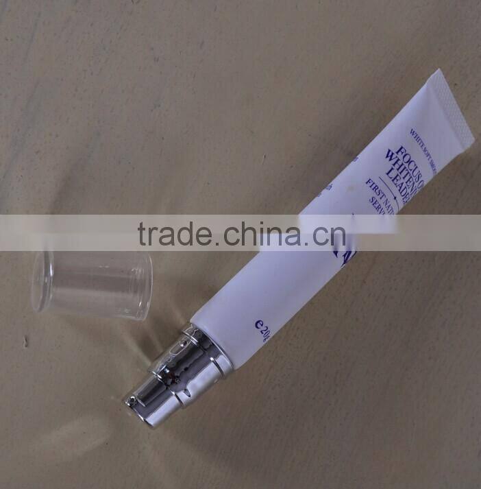 Chinese colored cosmetic soft tube oriented flip flop cap