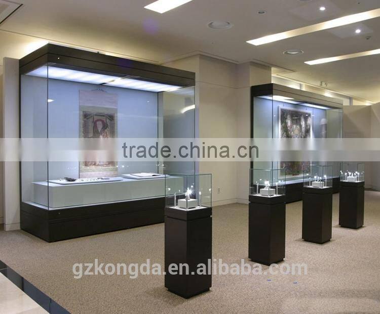 Toughened glass watch display case with black painting