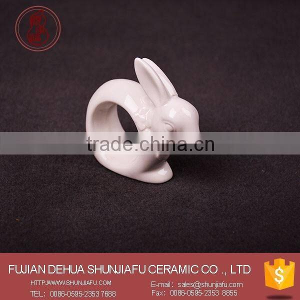 Creative Concise Style White Ceramic Rabbit Napkin Buckle Home Table Balcony Wedding Crafts Decoration Idea Gift