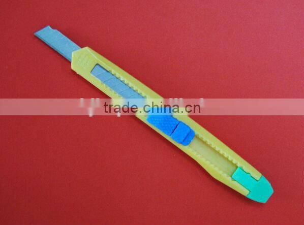 2014 sale paper slitting knife/ Art knife with plastic handle