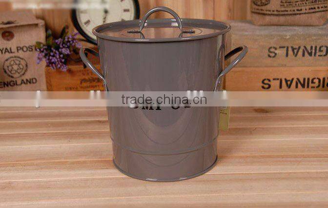 Cream color compost bucket with lid