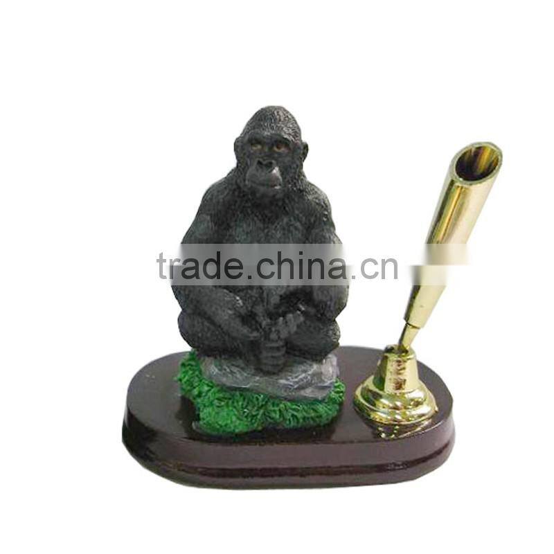 polyresin wolf table pen holder
