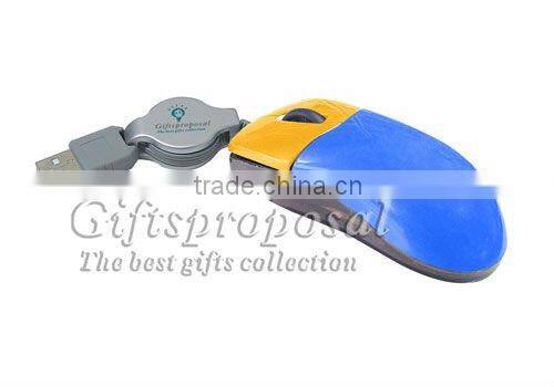Mini optical mouse with retractable cable