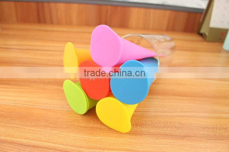 Silicone Ice Pop Maker Molds and Freeze Pop maker with lids