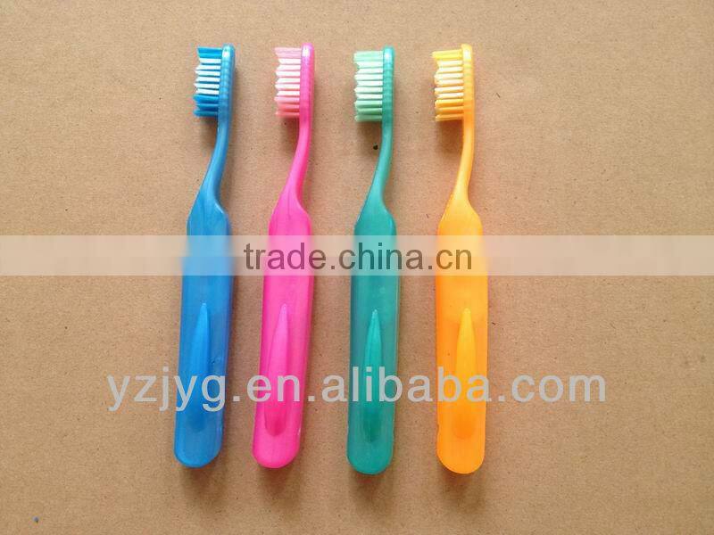 2013 new design toothbrush for travelling