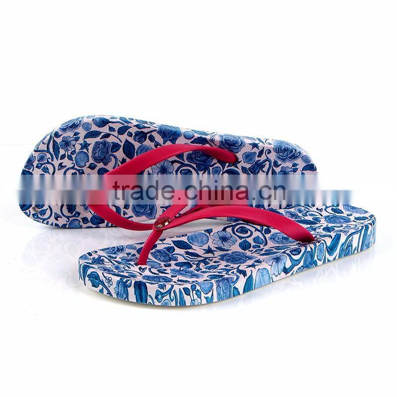 2016 cheap beautiful blue flower heat printing ladies doube sole summer flip flops for beach walk