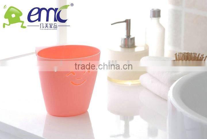 Door type plastic storage barrels, with handle