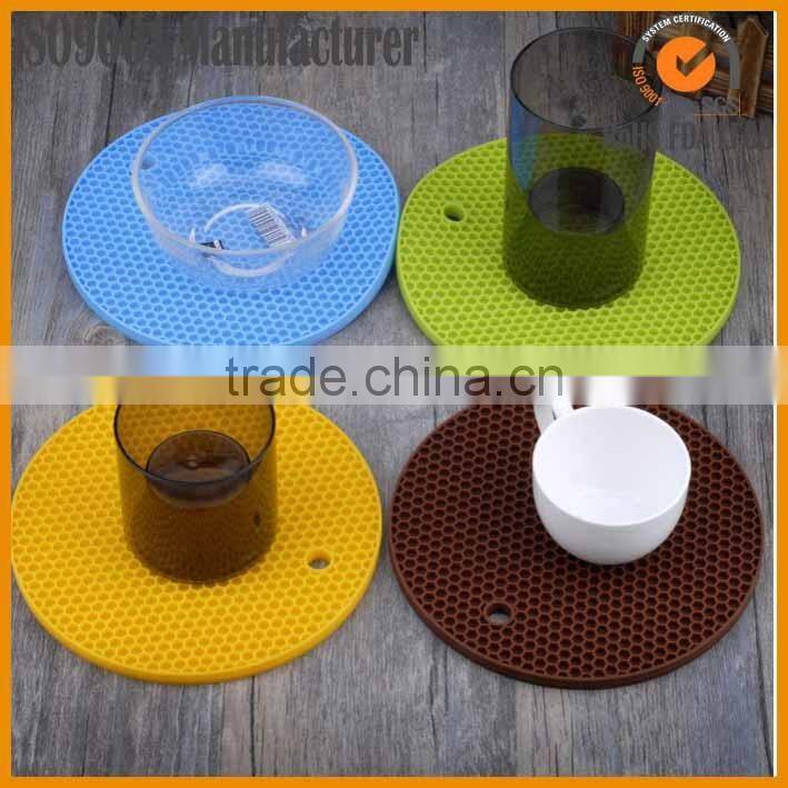 Heat Resistant Hot Dishes Pots Pans Plates Mate Trivet Silicone Mat