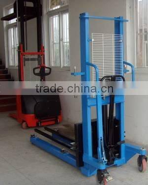 Manual hand hydraulic stacker
