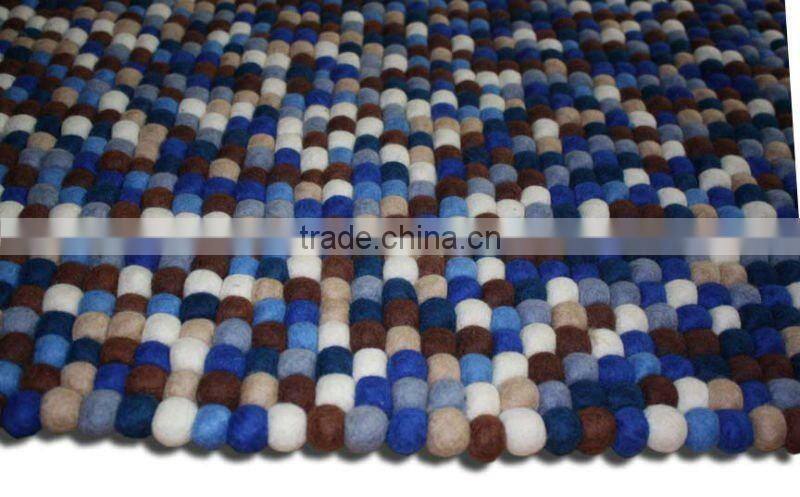 Felt Ball Rug / Carpet / Teppich