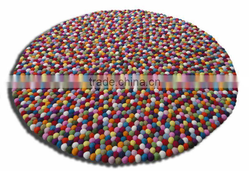 Felt Ball Rug / Carpet / Teppich
