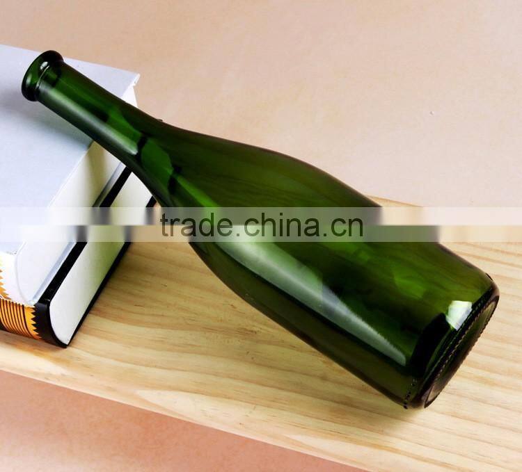 Hot selling 700ml Clear Amber Green Dark-Green Colored Glass Wine Bottles Empty Glass Bottles With Cork For Beverage