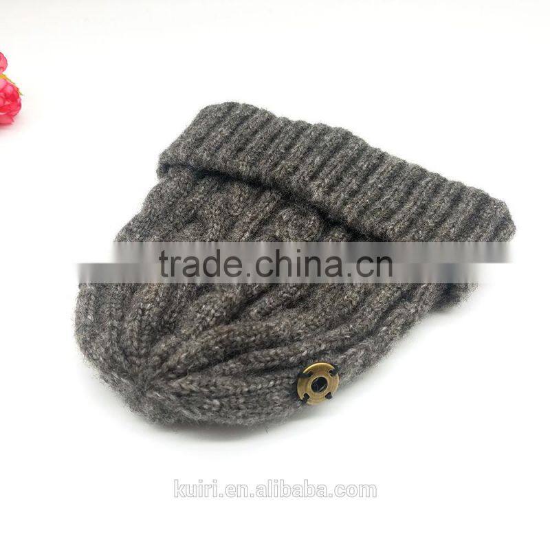 Stylish kids Double Balls Winter Warm Wholesale Beanie Hats with raccoon fur ball