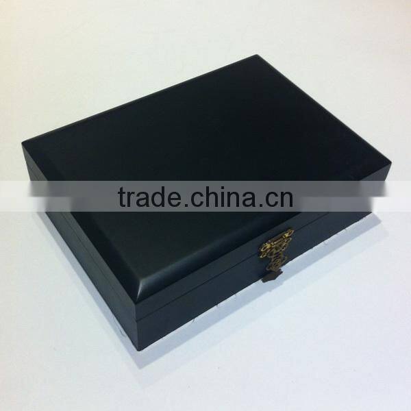 Black Leather Jewelry Showcase Collection