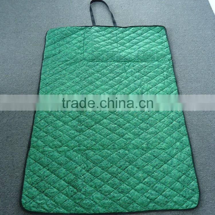 3 layers polyester teffeta printed quilt with customized brand logo & zipper & pocket fold into a bag portable travel mat