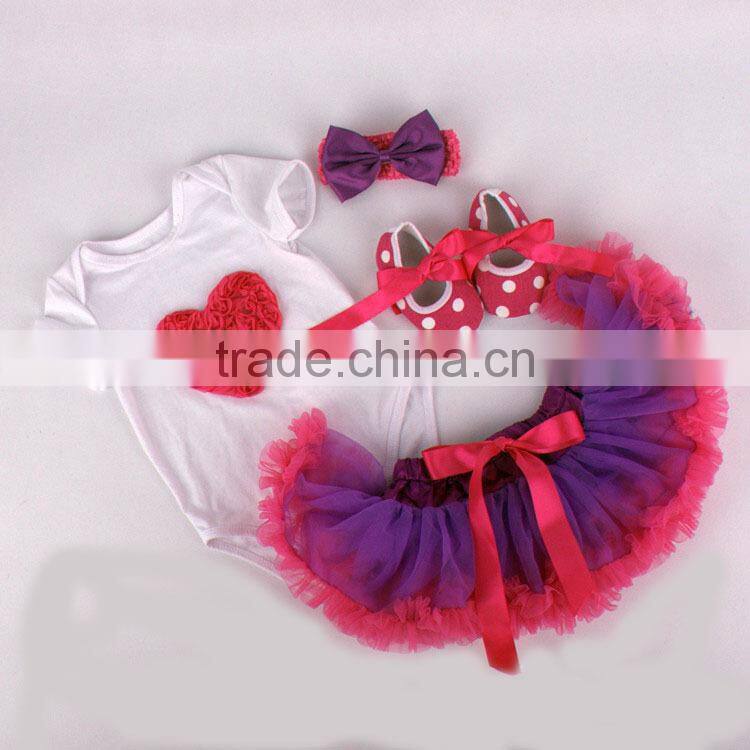Wholesale valentines gift newborn baby bodysuit romper M5040340