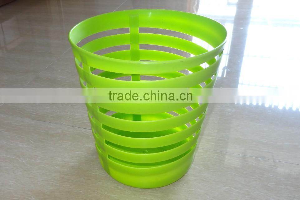 Plastic waste basket