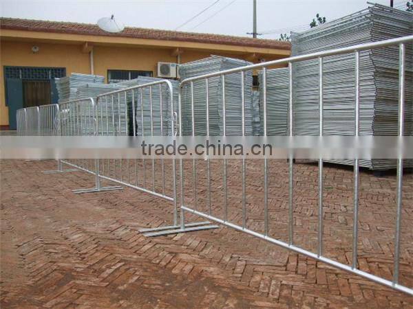 removable barrier fence