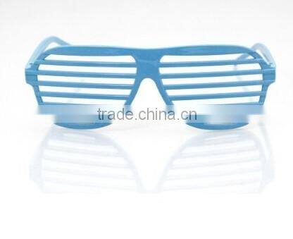 2015 advertising hot slotted sunglasses made in China
