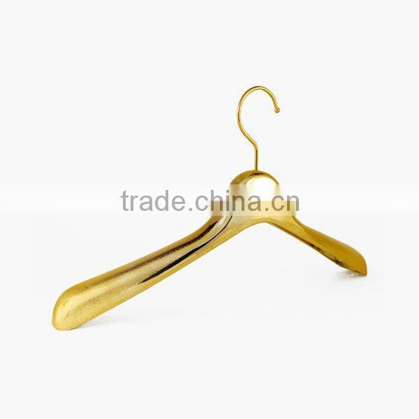 Japanese Luxury Plastic Gold Plated Jacket Hanger for Hotel Equipment