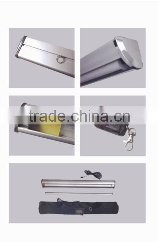 Roll up banner stand