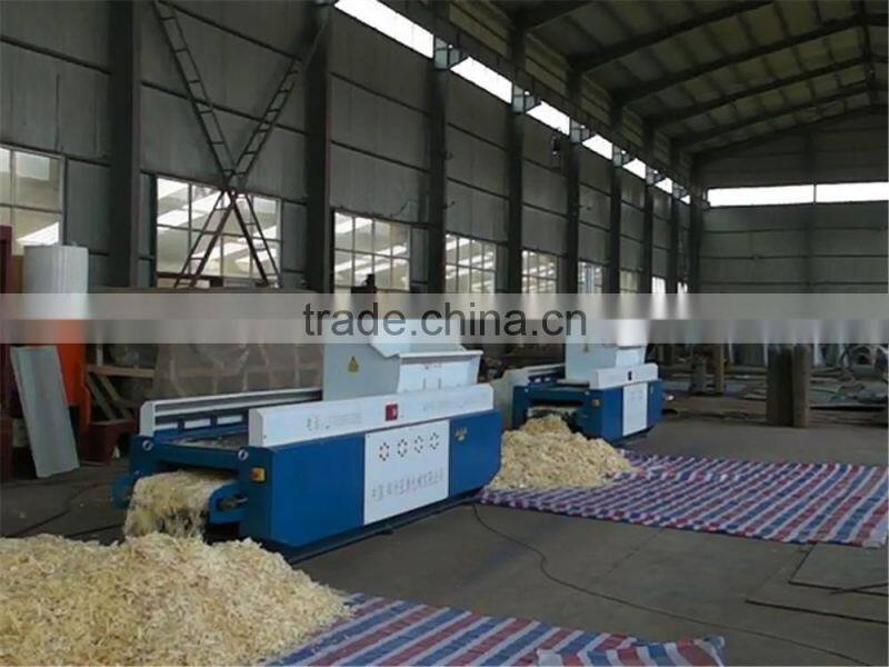 Chain wood shaving machine for animal bedding