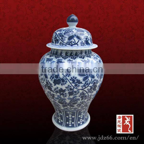 Landscape pattern round blue and white ceramic jar with lid