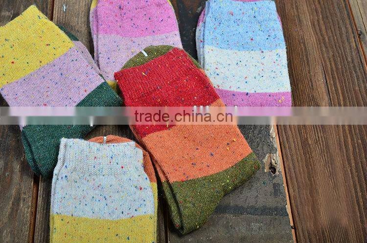 Color little lady retro color yarn into color candy rabbit wool socks