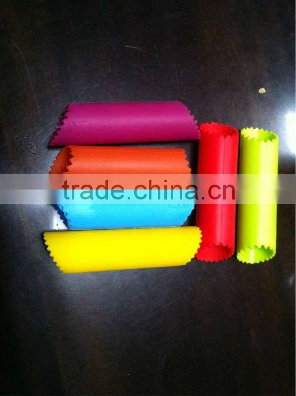 Food grade kitchen tools 5''L Silicone Garlic Peeler