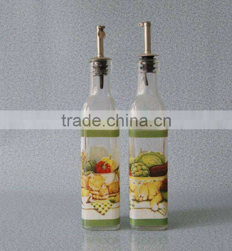 beautiful design square with decal glass spice set