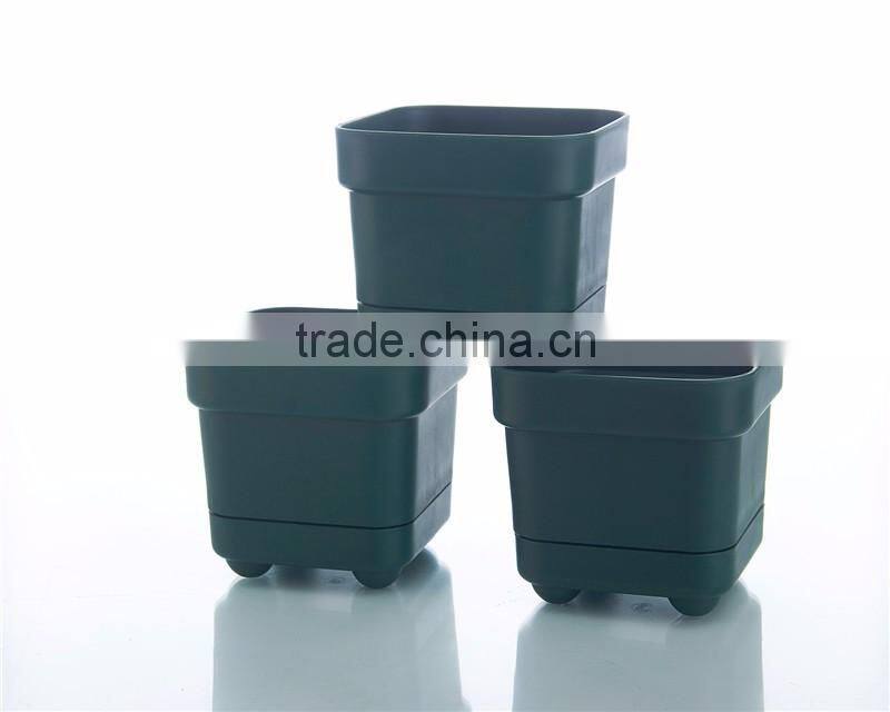 Resin Four Foot Flower Pot