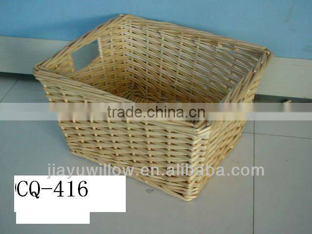 Wicker trash can