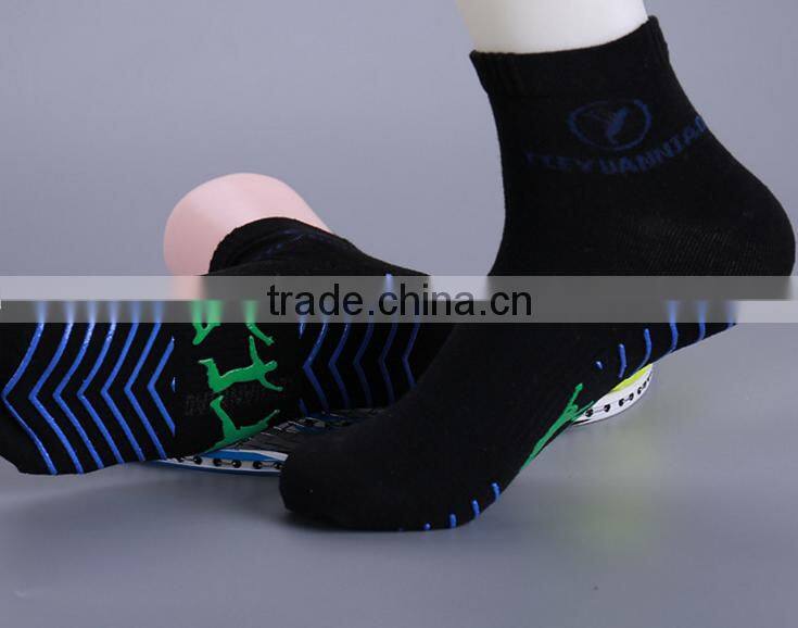 2017 New Arrival Personalized Your Own Brand Logo Design Non Slip Women Yoga Anti Skid PVC Rubber Bottom Adult Men Sport Socks
