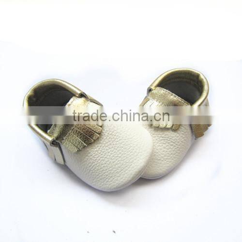 new design handmade baby moccasins gold with white baby shoes