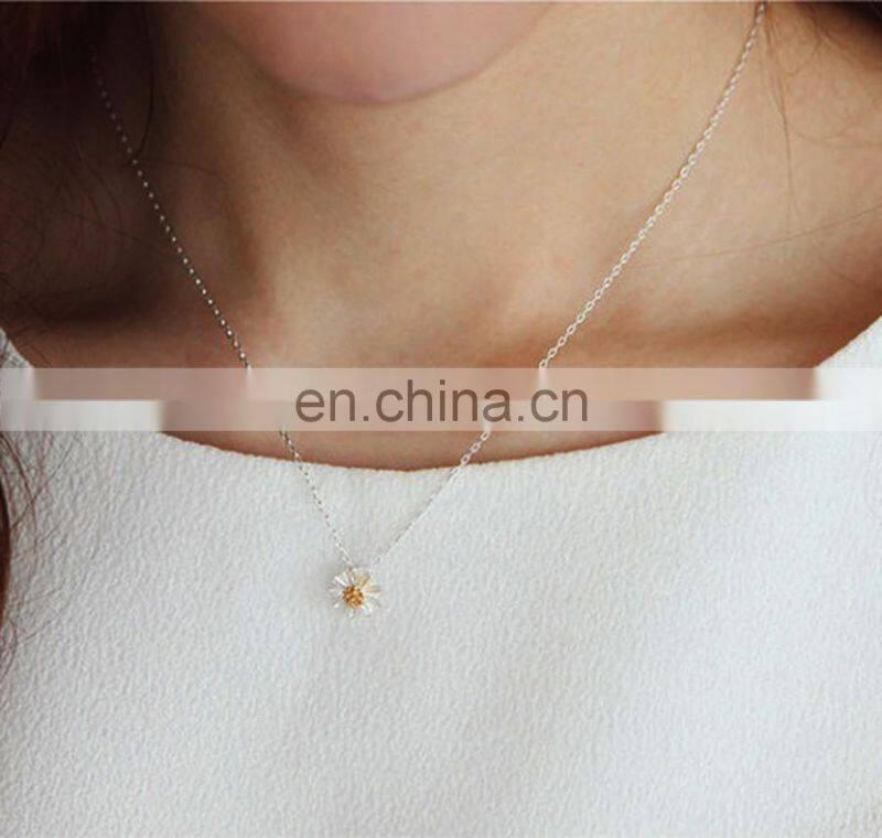 Tiny Charming Daisy Flower Earrings 925 silver Stud