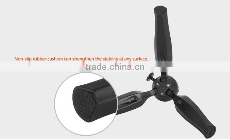 2016 new fashion type plastic mini tripod for christmas