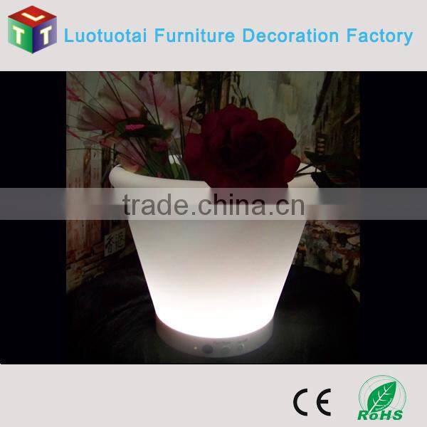 illuminated remote control Waterproof decorative led pot/vase