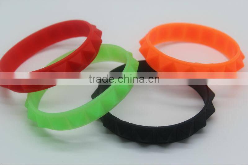 New style Amazing Silicone Fancy Bangles Models