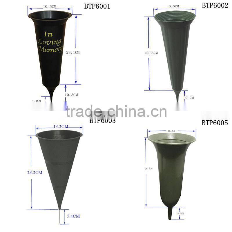 Black spike grave vase