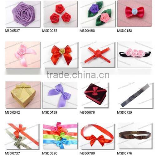 Elastic loop ribbon bow for wine bottles