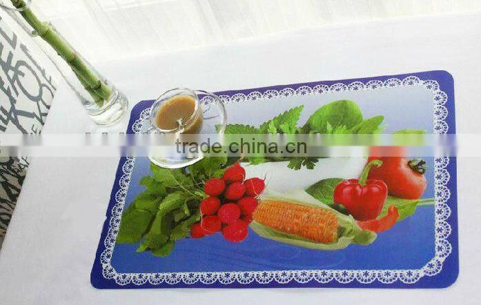 Purple flower dining table placemat for home